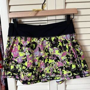 Lululemon Neon Patterned Pace Rival Skirt - Size 4 - EUC